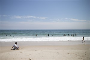 Workers struggle to get by in New York's Hamptons, America's playground for rich and famous | iNFOnews.ca CP29112551