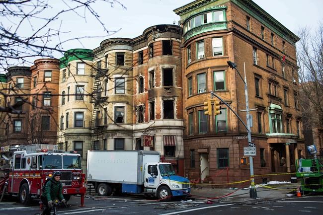 NYC firefighter dies battling blaze on Harlem movie set | iNFOnews.ca