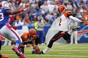 Nugent hits 43-yard field goal in OT to seal Bengals' 27-24 win over Bills. | iNFOnews.ca CP25466475
