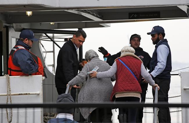 Statue of Liberty, Ellis Island reopen amid shutdown | iNFOnews.ca