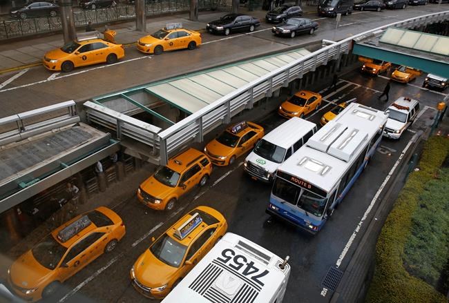 Add this fee to the cost of flying: hailing an airport taxi | iNFOnews.ca Add this fee to the cost of flying: hailing an airport taxi | iNFOnews.ca