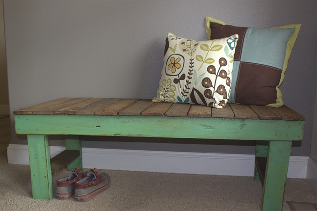 Correction: Crafts-Pallet Furniture story | iNFOnews.ca CP35122067