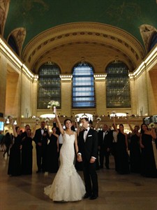 AP PHOTOS: Busy, beautiful Grand Central station is a popular spot for wedding photos | iNFOnews.ca