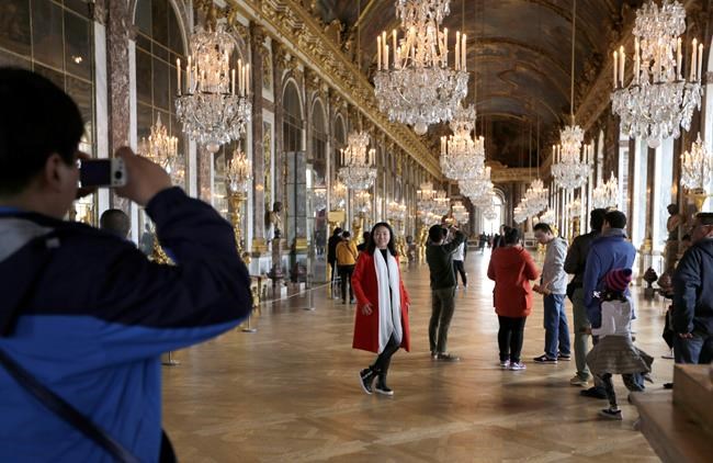 Rick Steves' summer travel tips: How to handle crowds, heat | iNFOnews.ca