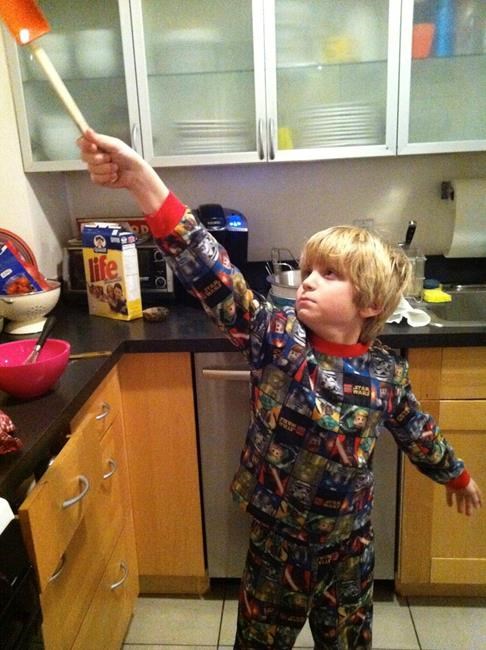 When should kids start helping in the kitchen? Now is good. | iNFOnews.ca