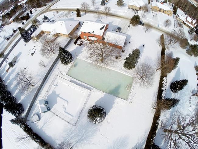 Backyard hockey rinks range from simple to elaborate | iNFOnews.ca