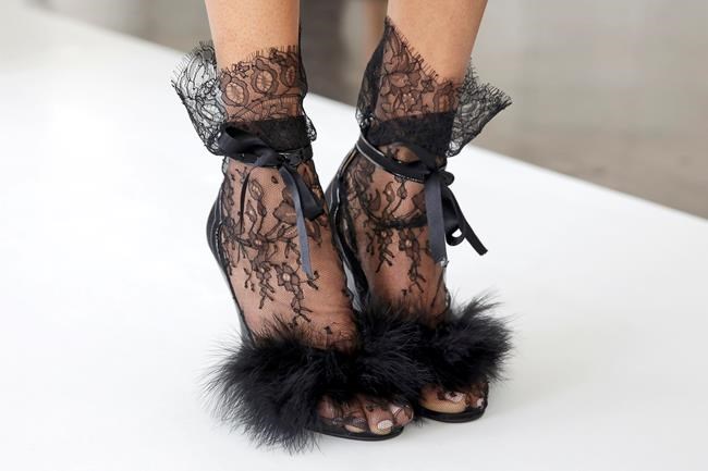 Bridal trendspotting: black accents, all-over beading, shoes | iNFOnews.ca