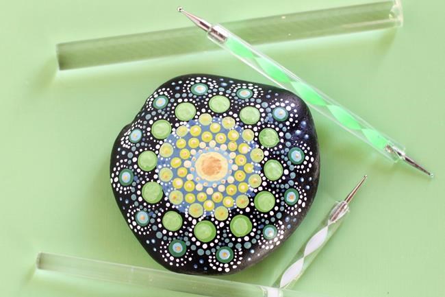 WHICHCRAFT: Leaving no stone unturned for painted rocks | iNFOnews.ca WHICHCRAFT: Leaving no stone unturned for painted rocks | iNFOnews.ca