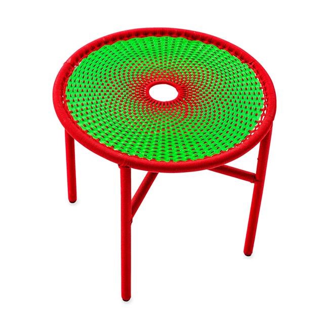 RIGHT AT HOME: Outdoor decor that's 'out there' and edgy | iNFOnews.ca