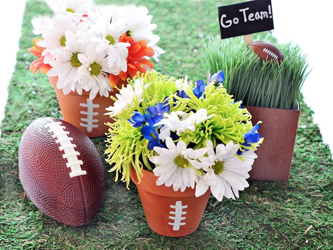 Craft some last-minute Super Bowl party fun | iNFOnews.ca CP36251461