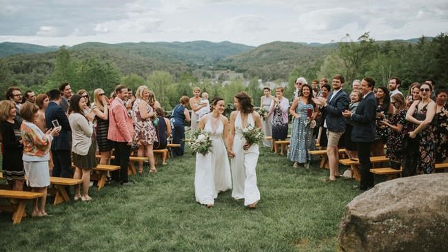 LGBTQ couples shake up gender norms in wedding industry | iNFOnews.ca LGBTQ couples shake up gender norms in wedding industry | iNFOnews.ca