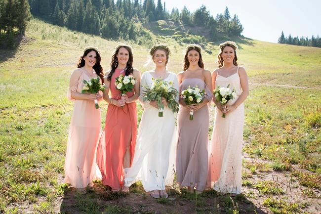 More brides leaving matchy-matchy bridal parties behind | iNFOnews.ca