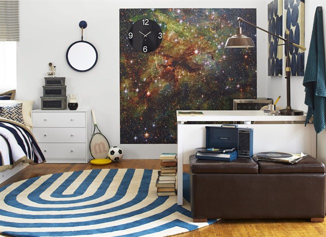 Dorm room redo: a canopy chandelier and other DIY design elements | iNFOnews.ca CP33914968