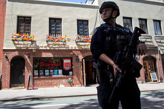 Orlando massacre spurs grief and fear for LGBT Americans | iNFOnews.ca