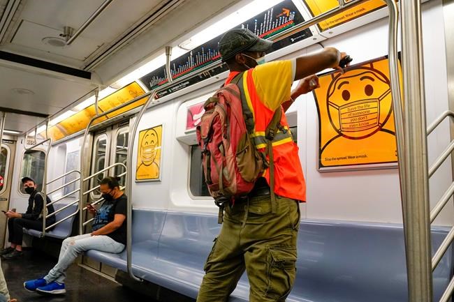 NYC tries $50 fines to get scofflaws to don masks on subway | iNFOnews.ca