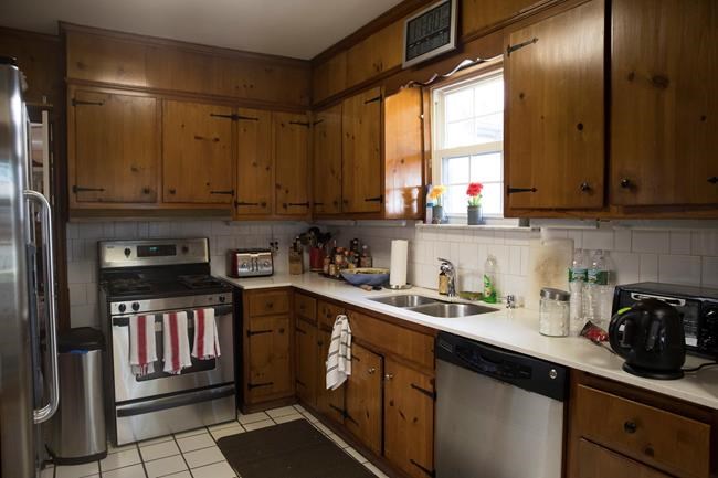 Auction of Trump's boyhood home postponed | iNFOnews.ca