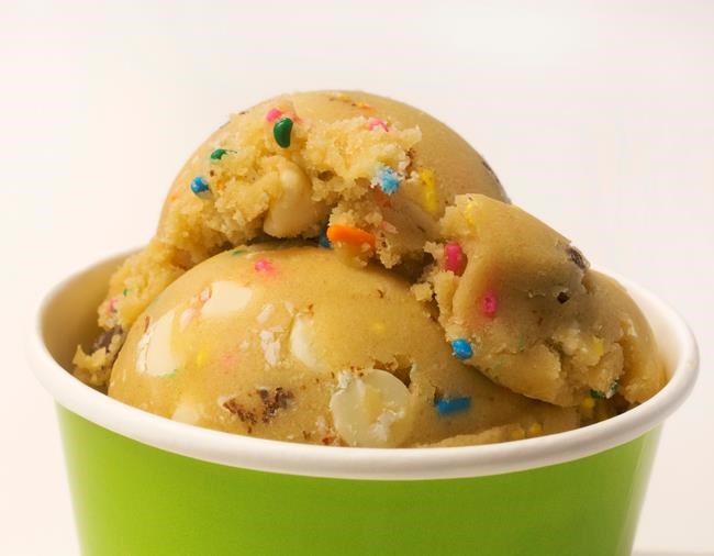 1 scoop or 2? Raw cookie dough is latest NYC food fad | iNFOnews.ca CP2117701645