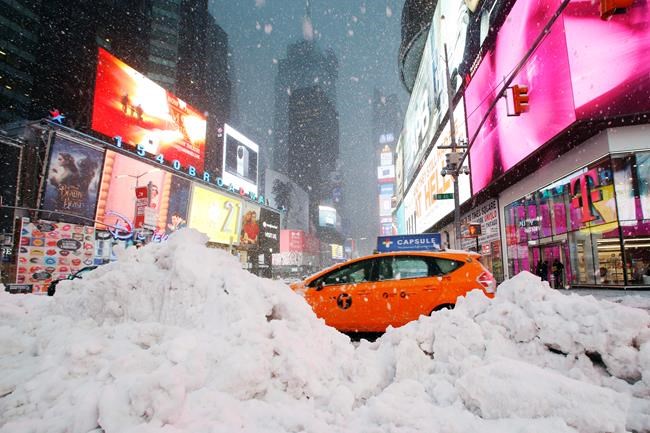 Broadway theatres to stay open Tuesday night despite snow | iNFOnews.ca