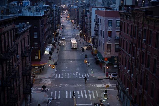 As virus toll mounts in NY, more hospitals sought | iNFOnews.ca CP1156684963