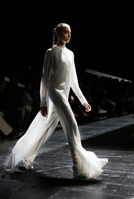 New York Fashion Week: SJP at Tracey Reese, Public School dives deep into womenswear | iNFOnews.ca New York Fashion Week: SJP at Tracey Reese, Public School dives deep into womenswear | iNFOnews.ca