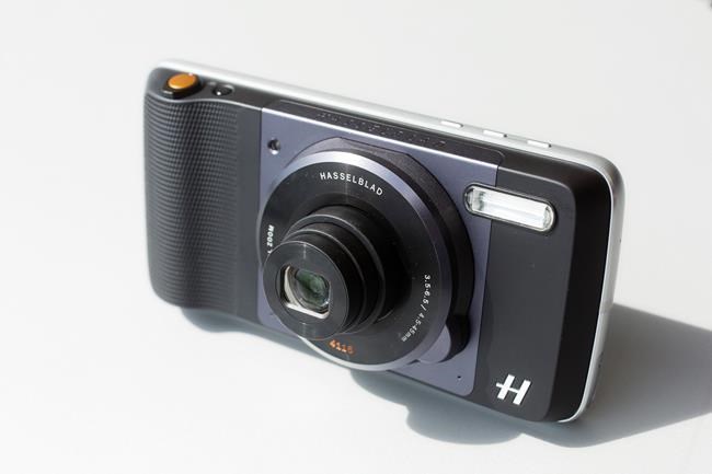 If 1 lens on a phone camera is good, are 2 better? | iNFOnews.ca