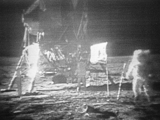 AP Was There: Man walks on the moon | iNFOnews.ca AP Was There: Man walks on the moon | iNFOnews.ca