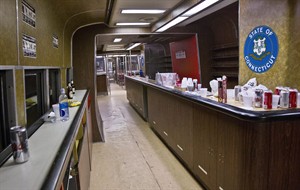 Last call for bar cars: Trains serving alcohol to New York City commuters make final run | iNFOnews.ca CP28307569