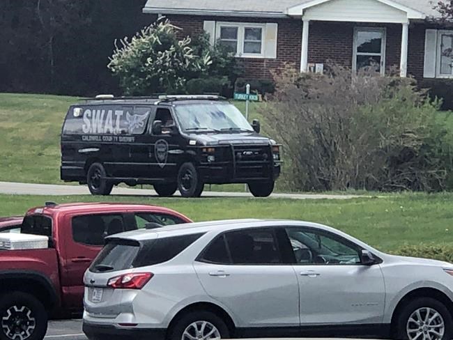 Deputy killed, another shot in North Carolina standoff | iNFOnews.ca