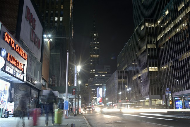 Some Canadians turn off the lights for 10th edition of Earth Hour | iNFOnews.ca CP36797571