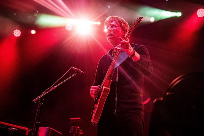 Phish guitarist to found substance abuse treatment centre | iNFOnews.ca Phish guitarist to found substance abuse treatment centre | iNFOnews.ca