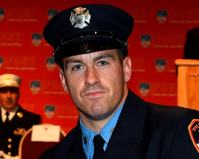 New York City firefighter plunges to his death from bridge | iNFOnews.ca CP594547441