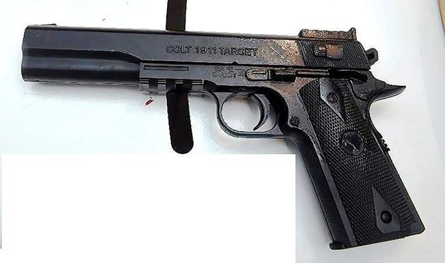 NYC officer wounded in friendly fire shooting returns home | iNFOnews.ca