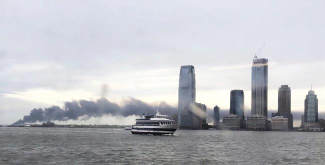 Fire at scrap yard near NYC creates huge plume of smoke | iNFOnews.ca