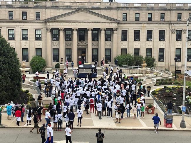 Student-led group seeks justice for man shot by police | iNFOnews.ca Student-led group seeks justice for man shot by police | iNFOnews.ca