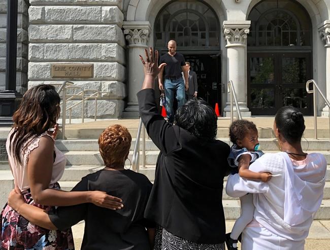NY inmate-artist freed after being cleared of 1991 slaying | iNFOnews.ca
