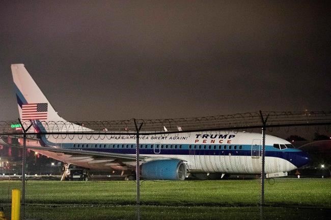 Pilots of Pence's errant plane knew they'd be in the news | iNFOnews.ca CP769277953