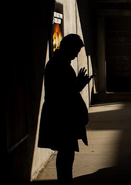 Does cellphone-sweeping 'StingRay' technology go too far? | iNFOnews.ca