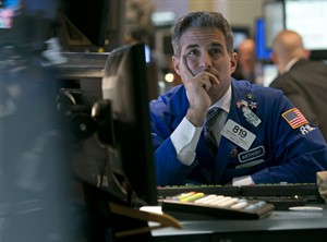US stocks slip following drops in Europe and Asia; DreamWorks Animation soars on deal talk | iNFOnews.ca CP30092122