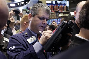 US stock indexes move lower in midday trading, continuing a slump from day before | iNFOnews.ca CP32528419
