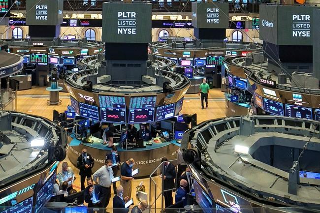 Wall Street rallies to close out strong, but wild quarter | iNFOnews.ca