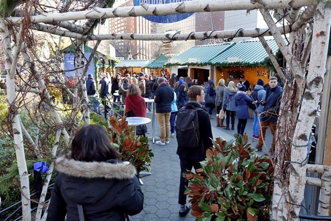 Open-air markets a holiday marathon for artists, retailers | iNFOnews.ca Open-air markets a holiday marathon for artists, retailers | iNFOnews.ca