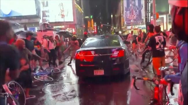 Passenger: Car sped through Times Square protest to escape | iNFOnews.ca Passenger: Car sped through Times Square protest to escape | iNFOnews.ca
