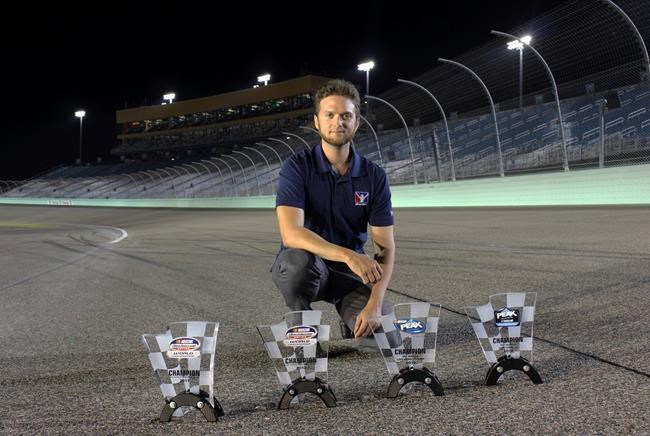 Drivers, connect your Wi-Fi! iRacing a hit in NASCAR | iNFOnews.ca