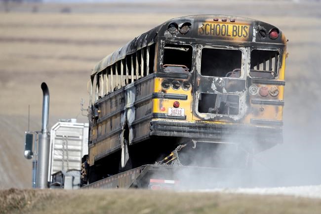 Iowa district to pay $4.8M to settle suit in school bus fire | iNFOnews.ca