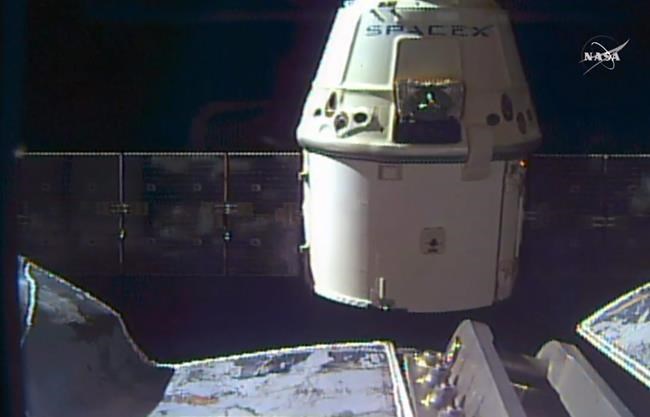 SpaceX Dragon heads back to Earth with station science, gear | iNFOnews.ca
