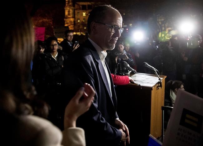 Dems pledge to limit superdelegates, but don't say how | iNFOnews.ca