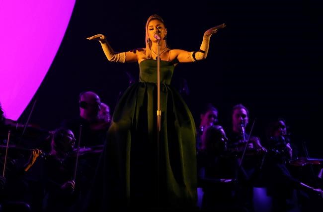 Ariana Grande announces engagement, shows ring on Instagram | iNFOnews.ca Ariana Grande announces engagement, shows ring on Instagram | iNFOnews.ca