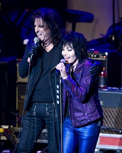Aging while raging: Punk pioneer Joan Jett relishes rockin' role-model gig | iNFOnews.ca