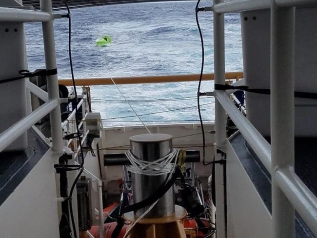 Man on trans-Pacific voyage in ocean rowboat rescued | iNFOnews.ca Man on trans-Pacific voyage in ocean rowboat rescued | iNFOnews.ca