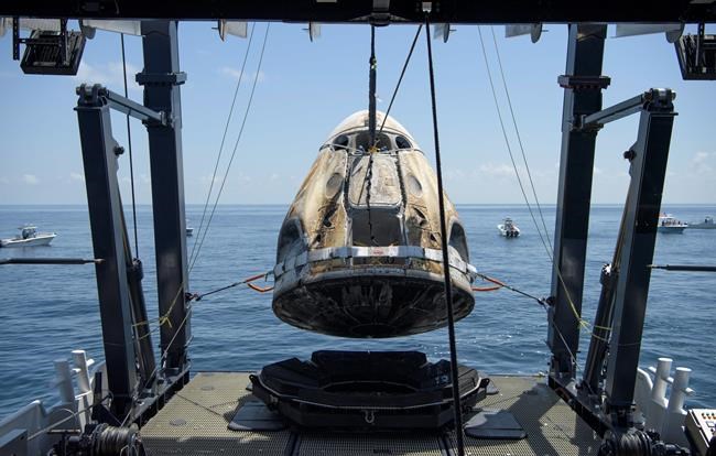 SpaceX capsule and NASA crew make 1st splashdown in 45 years | iNFOnews.ca